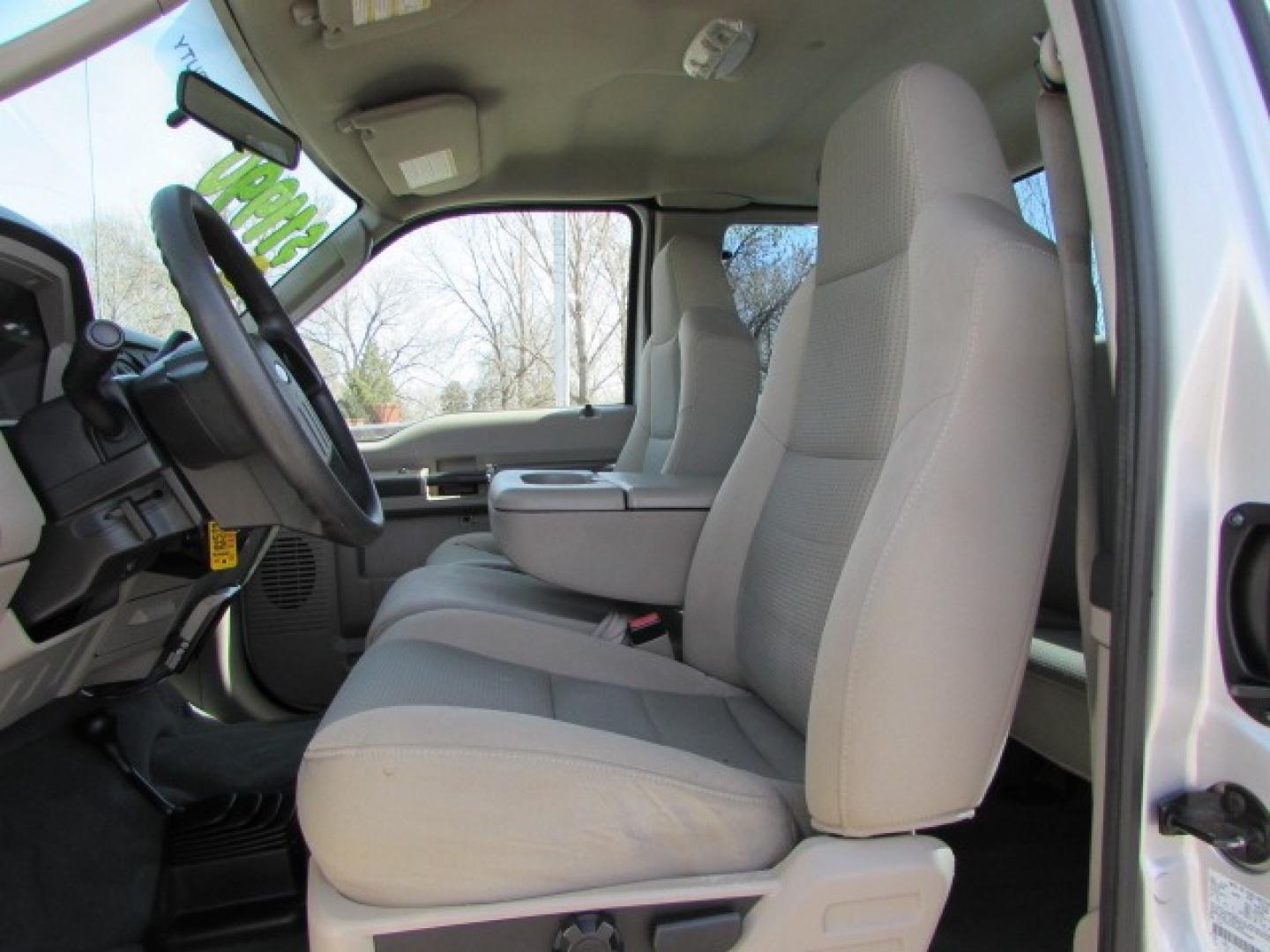 2008 Silver /Gray Ford F-250 SD XL (1FTSX215X8E) with an 5.4L EFI V8 engine engine, 5 speed automatic transmission, located at 4562 State Avenue, Billings, MT, 59101, (406) 896-9833, 45.769516, -108.526772 - 2008 Ford F-250 XL Supercab 4WD Longbox - 116K Miles! 5.4L EFI V8 Engine - 5-Speed Automatic Transmission - Longbox - 4WD - 116,199 miles XL package - air conditioning - tilt steering wheel - cruise control - AM/FM audio - power windows and door locks - power mirrors - trailer brake - manual l - Photo#9